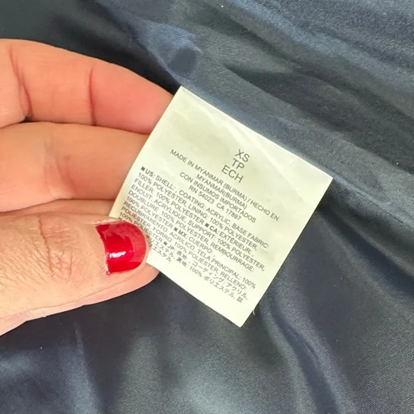 Set of 2 Old Navy Quilted Zip Vests - Black and Blue - Picture 7 of 11